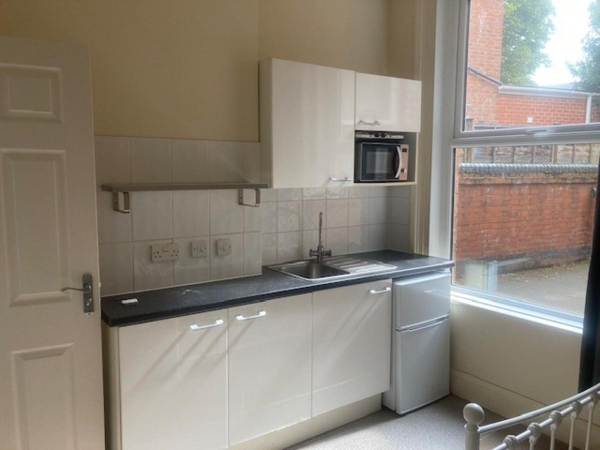 Image of 1 Bedroom Studio Flat, Belper Road, Derby Centre