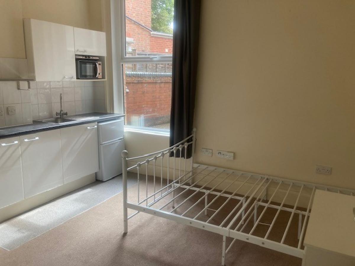 Image of 1 Bedroom Studio Flat, Belper Road, Derby Centre