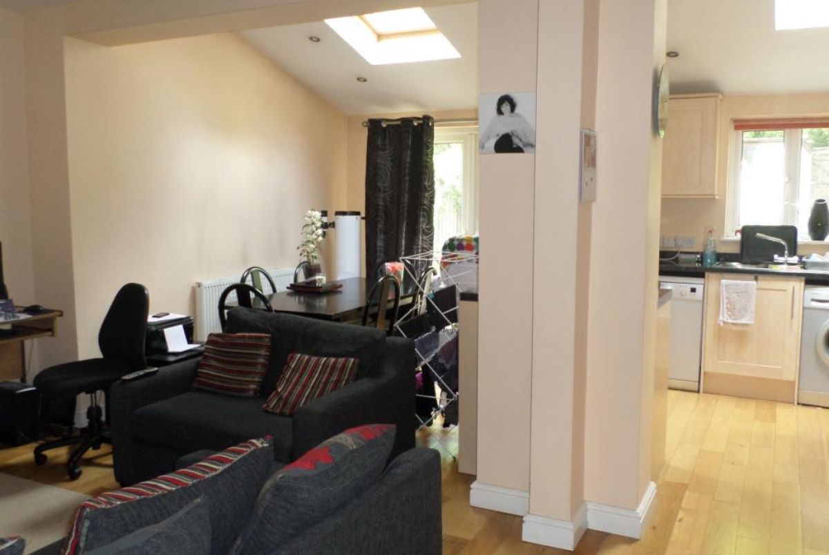 3 Bedroom SemiDetached House, , Hillsway, Littleover Phoenix Lettings