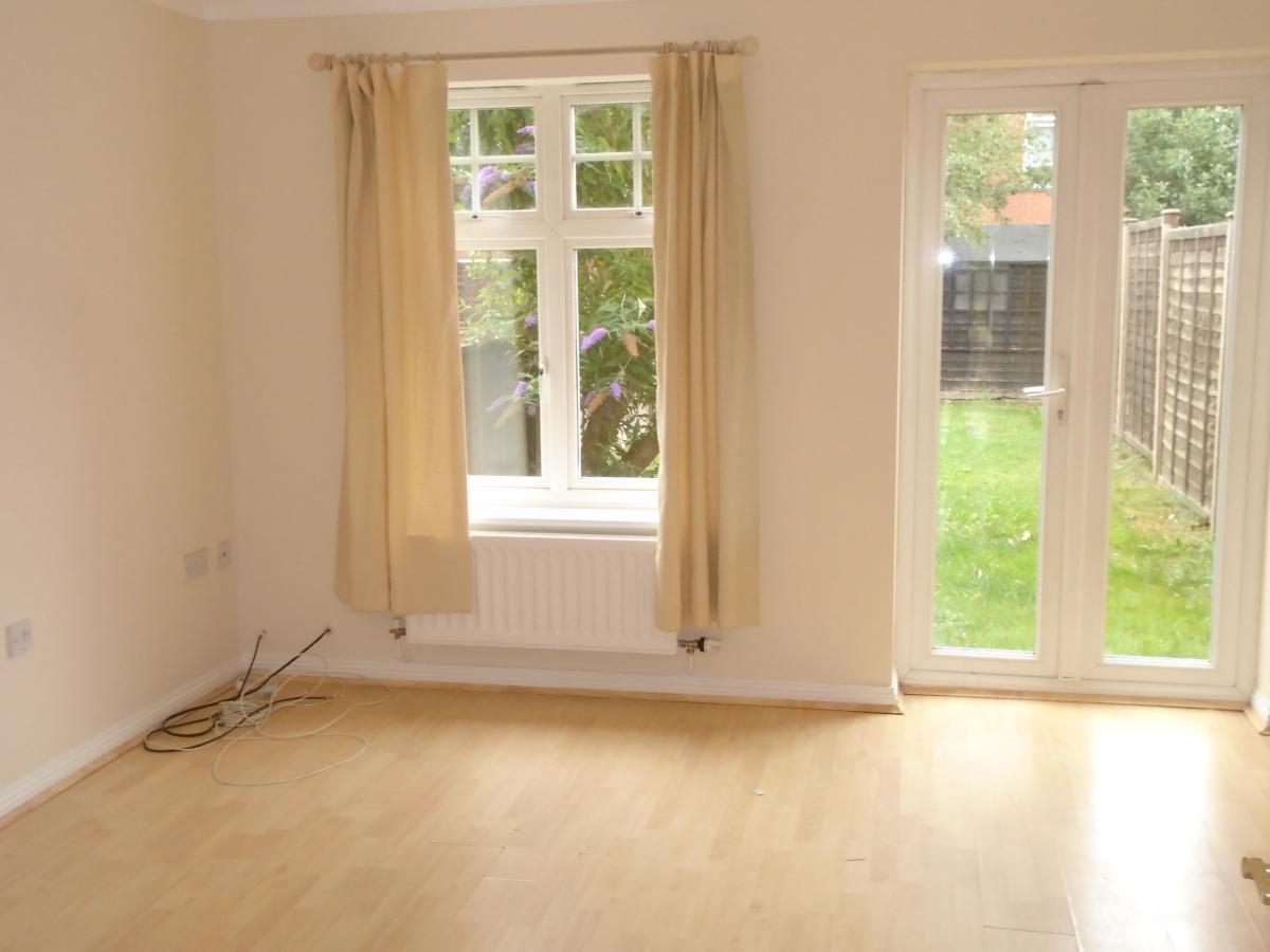 2 Bedroom Town House, , Rymill Drive, Oakwood Phoenix Lettings