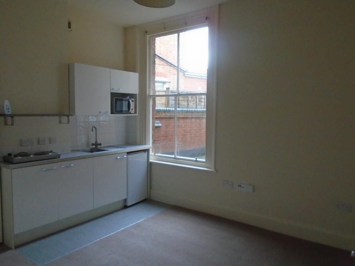 1 Bedroom Studio Flat, , Belper Road, Derby Centre Phoenix Lettings