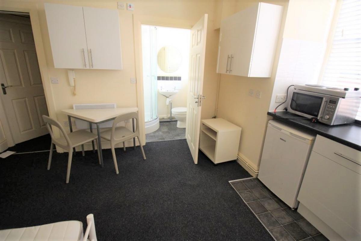 Image of 1 Bedroom Studio Flat, Belper Road, Derby Centre