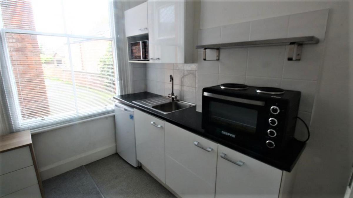Image of 1 Bedroom Studio Flat, Belper Road, Derby Centre
