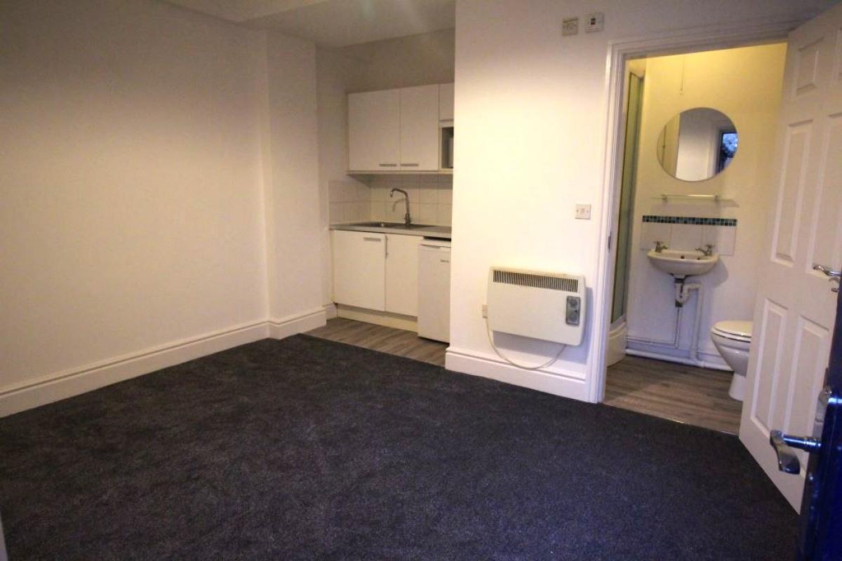 Image of 1 Bedroom Studio Flat, Belper Road, Derby Centre