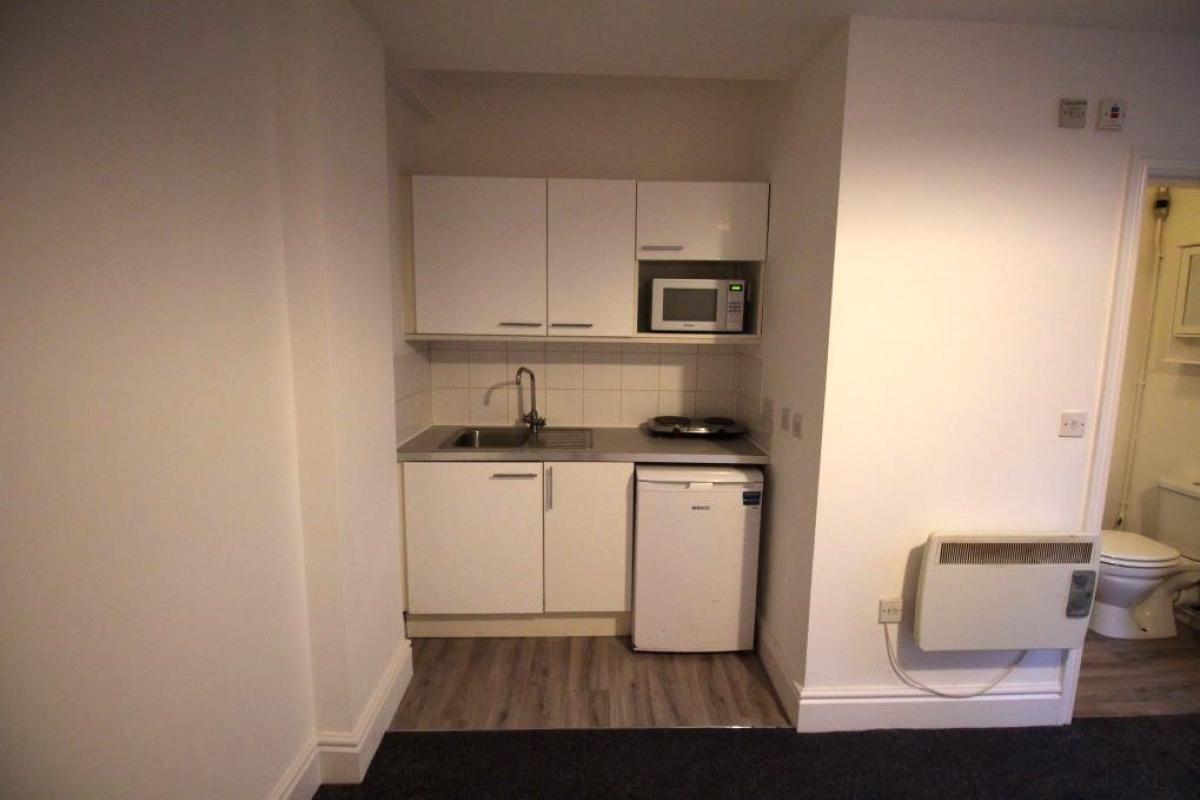 Image of 1 Bedroom Studio Flat, Belper Road, Derby Centre