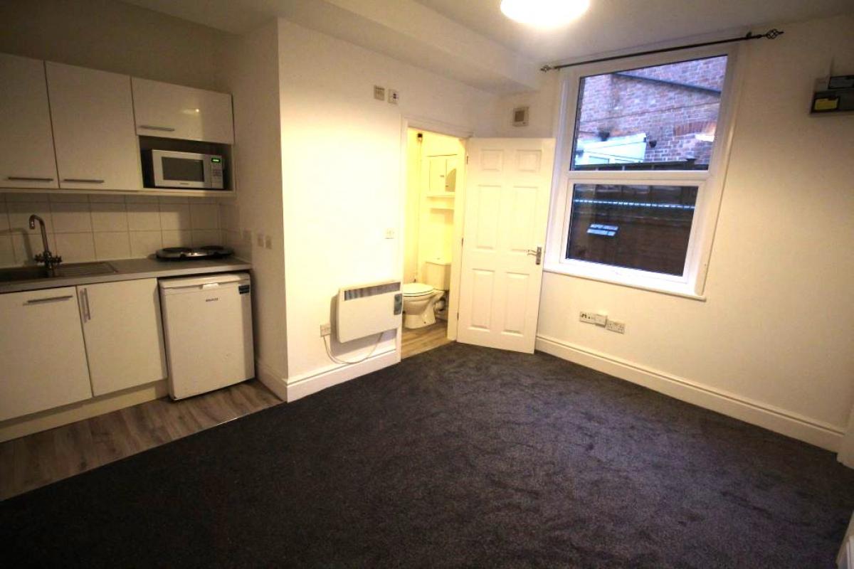 Image of 1 Bedroom Studio Flat, Belper Road, Derby Centre