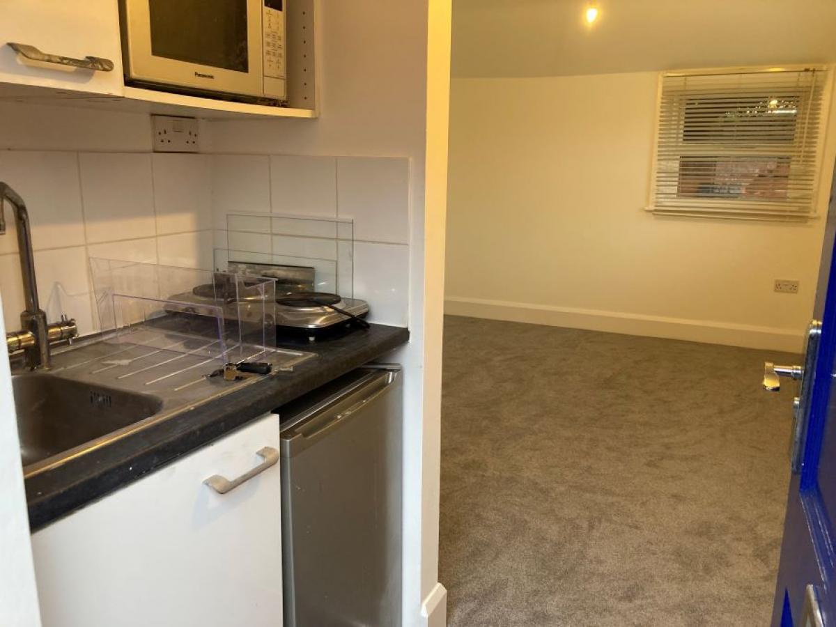 Image of 1 Bedroom Studio Flat, Belper Road, Derby Centre