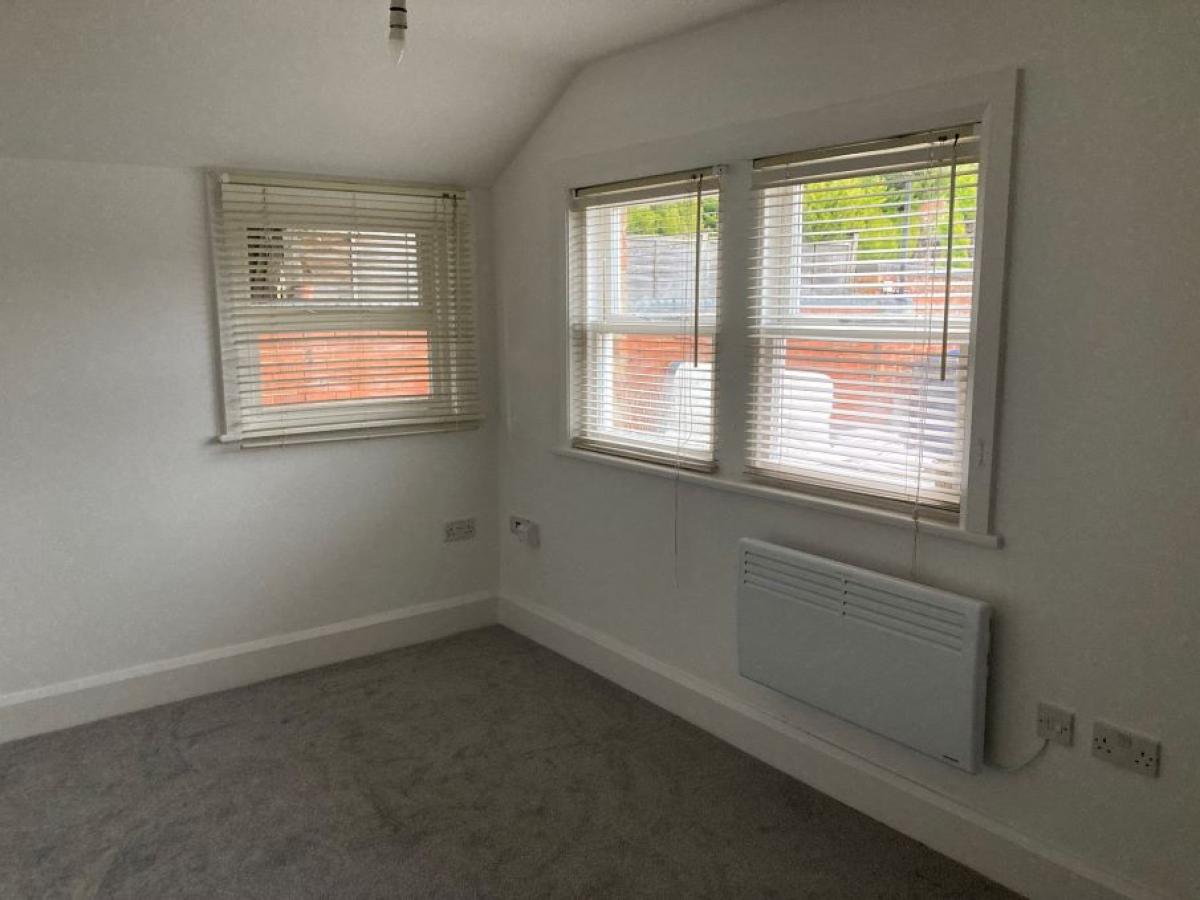 Image of 1 Bedroom Studio Flat, Belper Road, Derby Centre